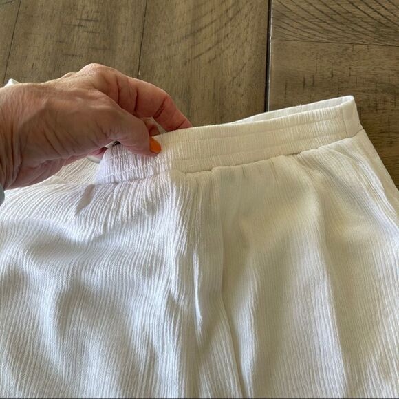 Cato Cream Gauze Shorts with Pom Pom Trim - Picture 3 of 12